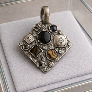 ARTISTIC Matte Silver Magnetic Enhancer Premier Designs LNWOT #034